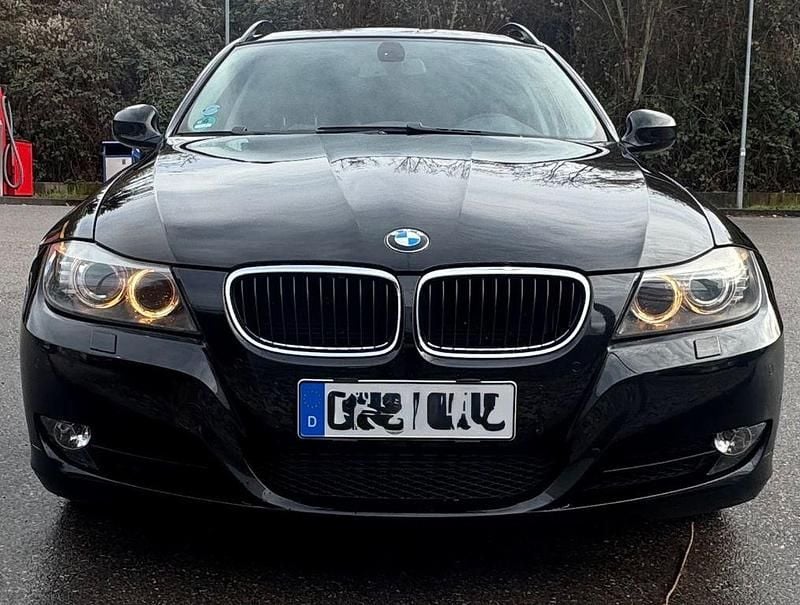 Gebraucht BMW 320 177 PS (130 kW) 2009 Schwarz Kombi