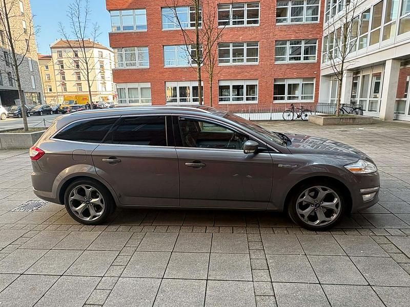 Gebraucht Ford Mondeo Titanium 200 PS (147 kW) 2013 Grau Kombi