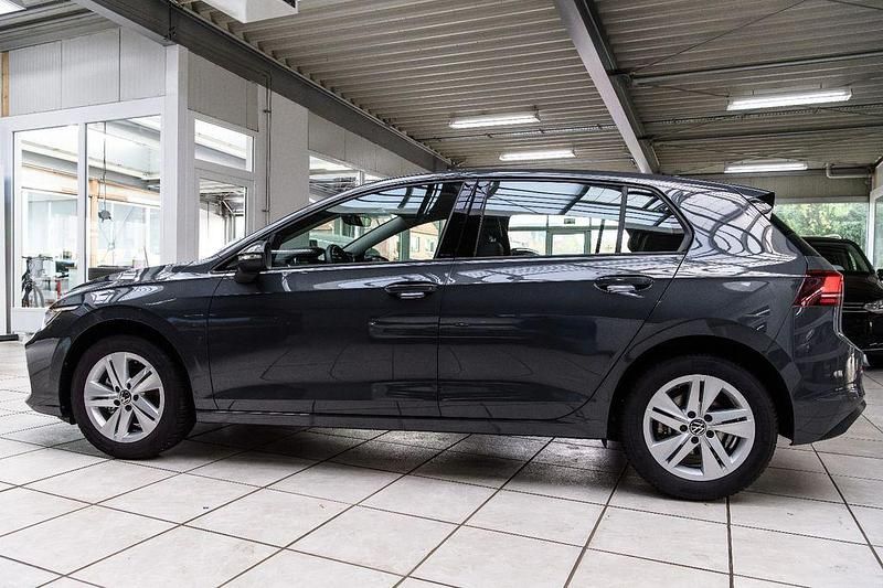 Gebraucht VW Golf VIII 150 PS (110 kW) 2024 Grau Limousine