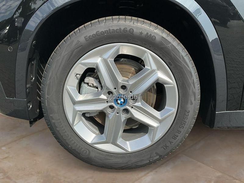 Gebraucht BMW iX1 xLine 230 kW (313 PS) 2025 Saphirschwarz SUV