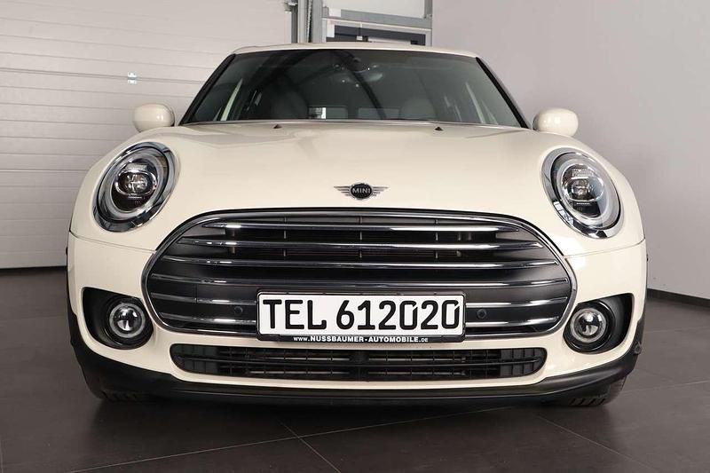 Weiß Gebraucht 2020 Mini One Clubman Chili Kombi | 18.989 € (Fairer Preis) - Bild 1/4