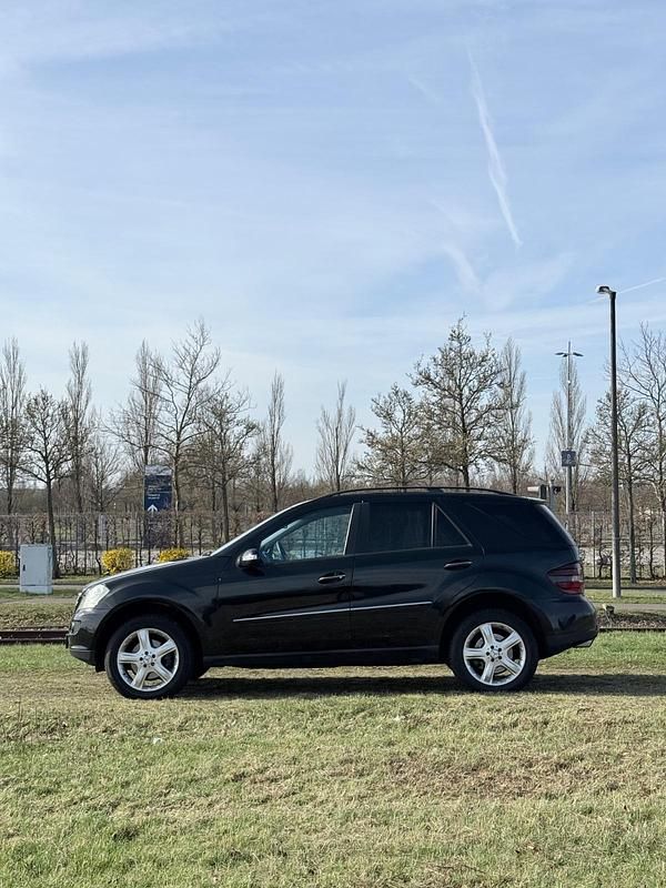 Gebraucht Mercedes ML280 190 PS (139 kW) 2006 Schwarz SUV