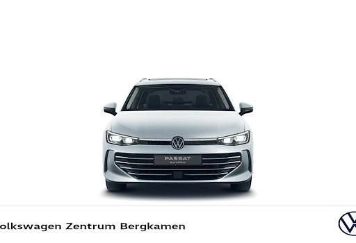 Gebraucht VW Passat Elegance 204 PS (150 kW) 2025 Oyster silver metallic Kombi