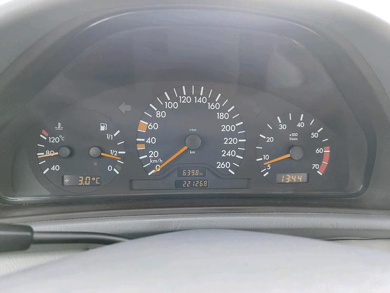 Gebraucht Mercedes CLK230 193 PS (141 kW) 1998 Blau Coupé