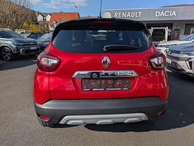 Gebraucht Renault Captur Collection 131 PS (96 kW) 2019 Rot (rot nnp + schwarz gne) SUV