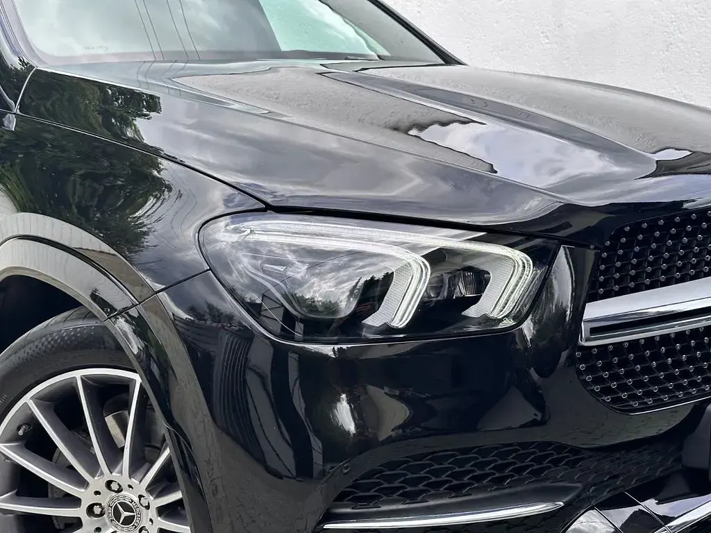 Gebraucht Mercedes GLE400 AMG line 330 PS (242 kW) 2024 Obsidianschwarz SUV