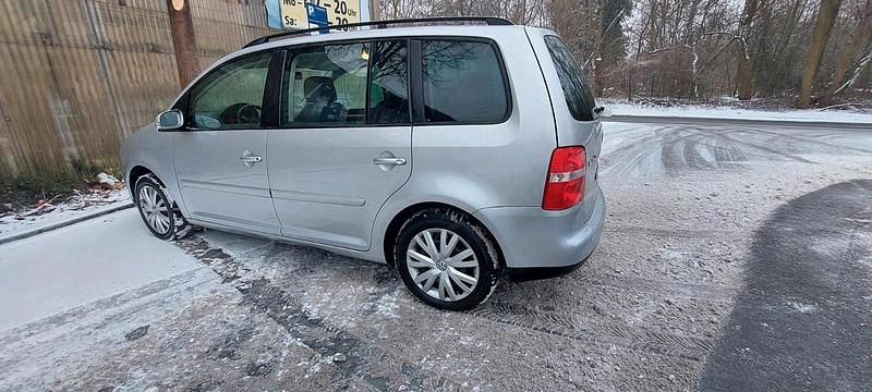 Gebraucht VW Touran 115 PS (84 kW) 2004 Silber Van / Kleinbus