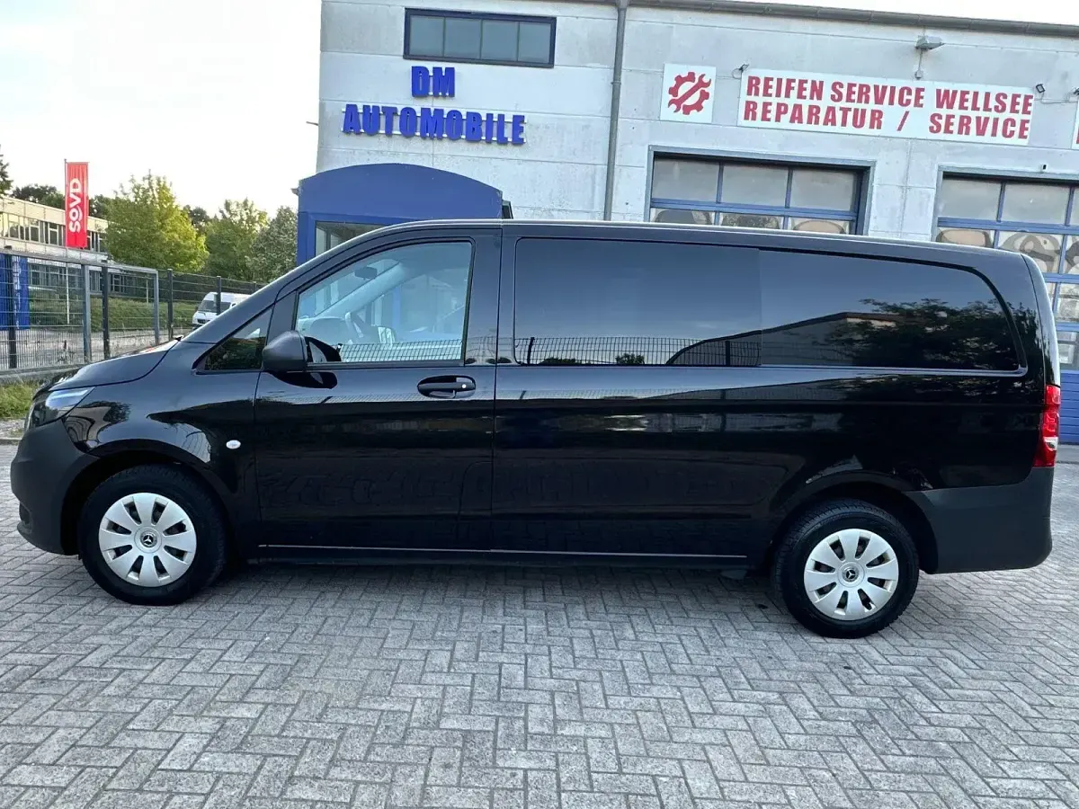 Gebraucht Mercedes Vito 163 PS (119 kW) 2022 Schwarz Van