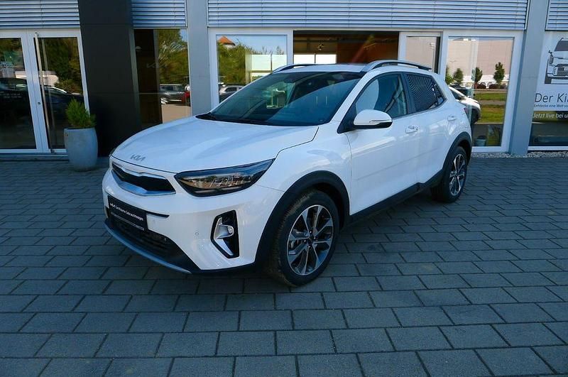 Schneeweiss (ud) Neu 2024 Kia Stonic Platinum SUV | 27.980 € (Fairer Preis) - Bild 1/4