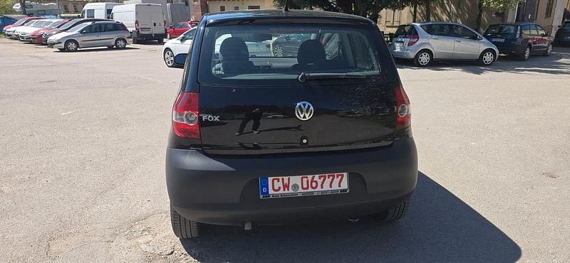 Second-hand VW Fox Basis 54 CP (39 kW) 2009 Negru Hatchback