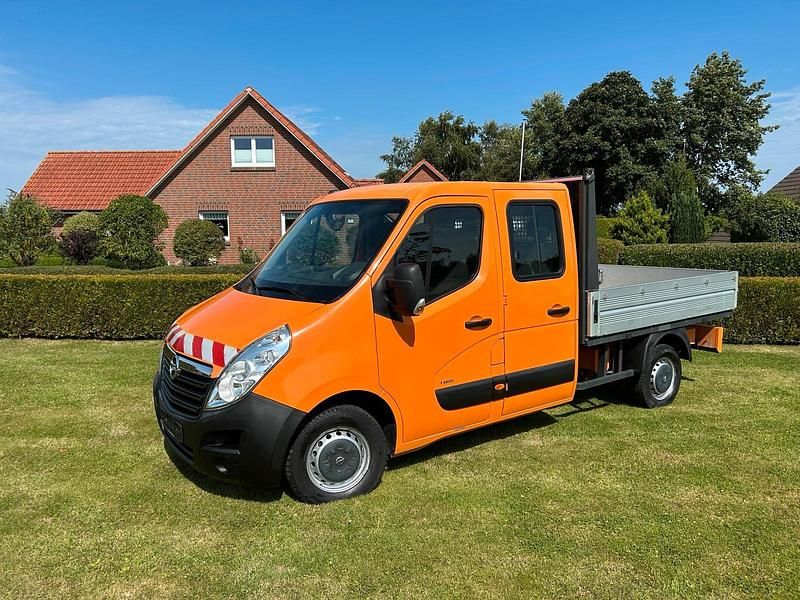 Gebraucht Opel Movano 125 PS (91 kW) 2016 Orange Van / Kleinbus