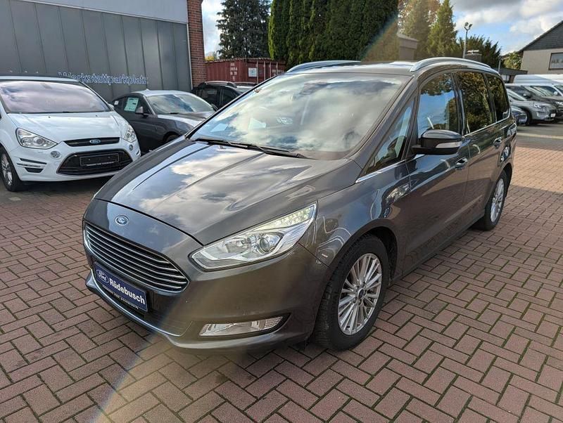 Grau Gebraucht 2016 Ford Galaxy Titanium Van / Kleinbus | 14.990 € (Teuer) - Bild 1/4