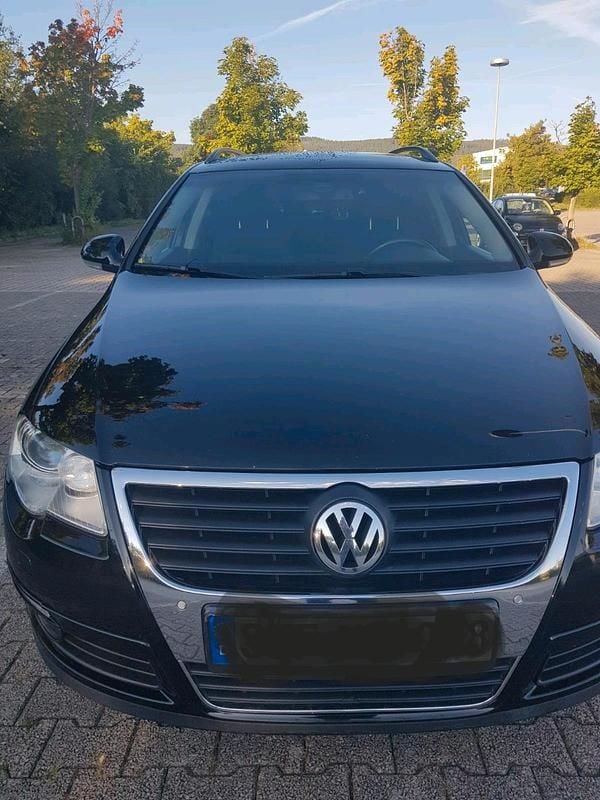 Schwarz Gebraucht 2010 VW Passat Kombi | 6.000 € (Teuer) - Bild 1/4