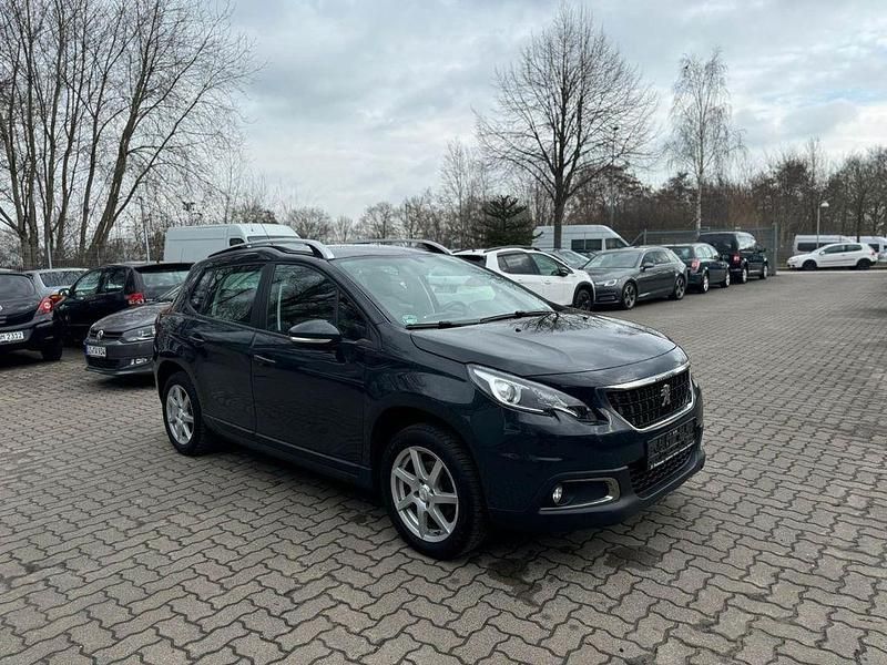 Gebraucht Peugeot 2008 Active 102 PS (75 kW) 2019 Grau SUV