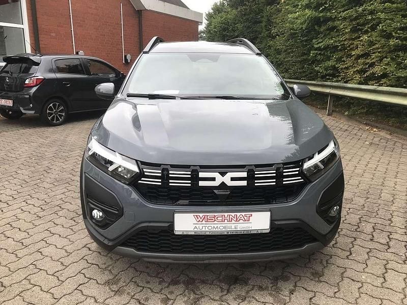 Neu Dacia Jogger Expression 110 PS (80 kW) 2025 Grau Van / Kleinbus