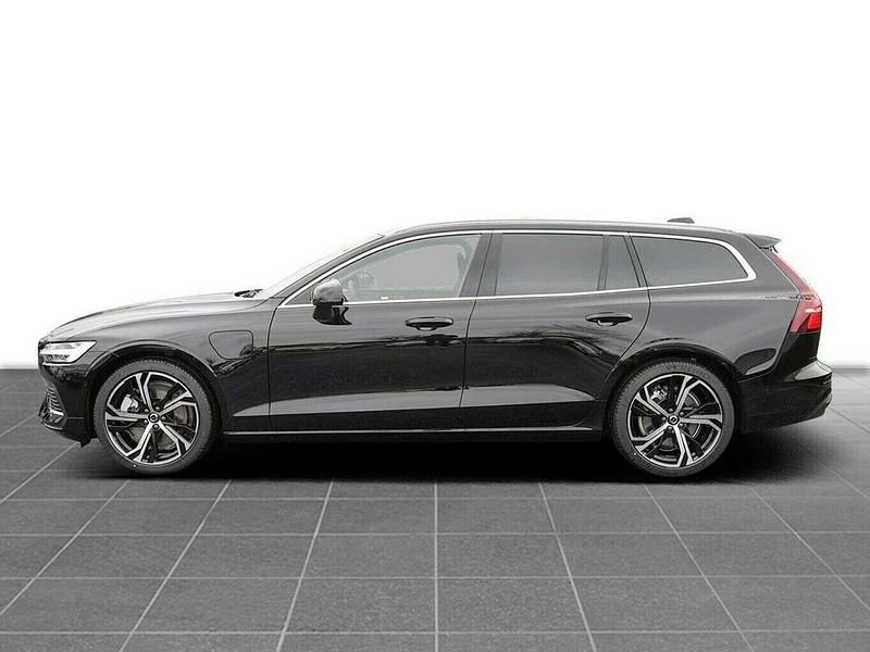 Neu Volvo V60 Plus 349 PS (256 kW) 2026 Schwarz Kombi
