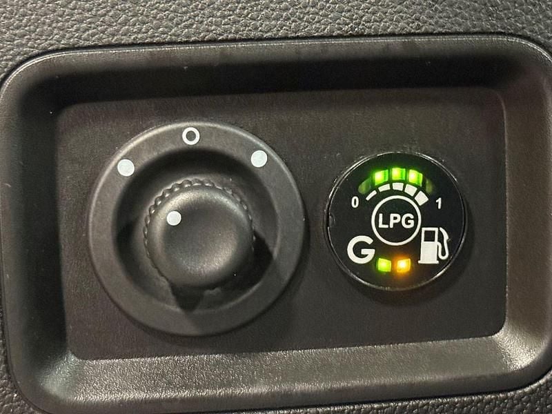 Gebraucht Dacia Duster Comfort 101 PS (74 kW) 2021 Weiß SUV