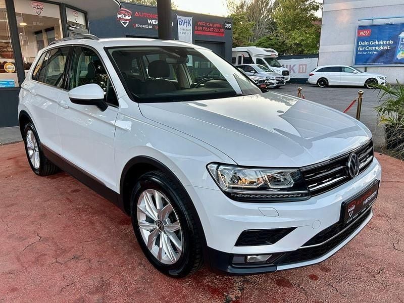 Weiß Gebraucht 2020 VW Tiguan Highline SUV | 24.990 € (Superpreis) - Bild 1/4
