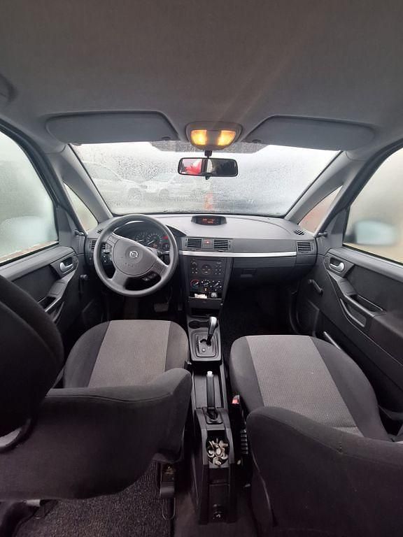 Gebraucht Opel Meriva Enjoy 101 PS (74 kW) 2003 Silber Van / Kleinbus