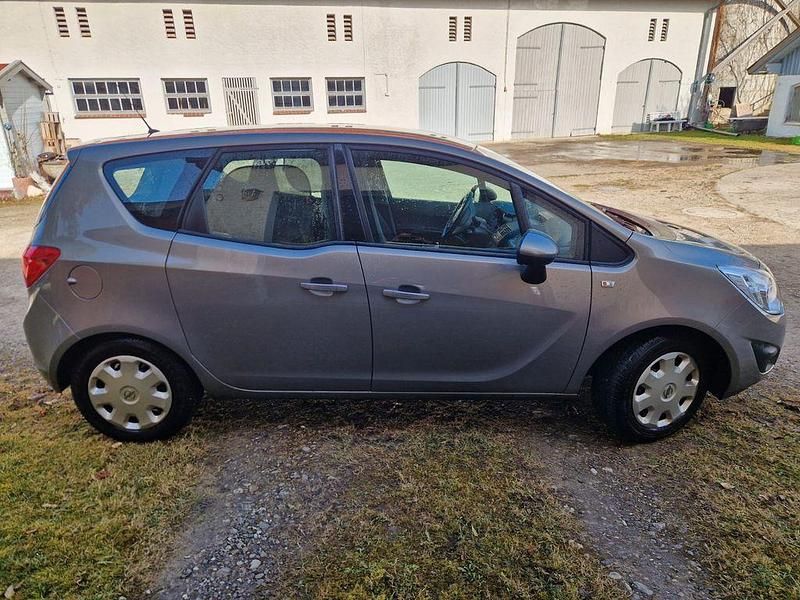 Gebraucht Opel Meriva 120 PS (88 kW) 2010 Braun Van / Kleinbus