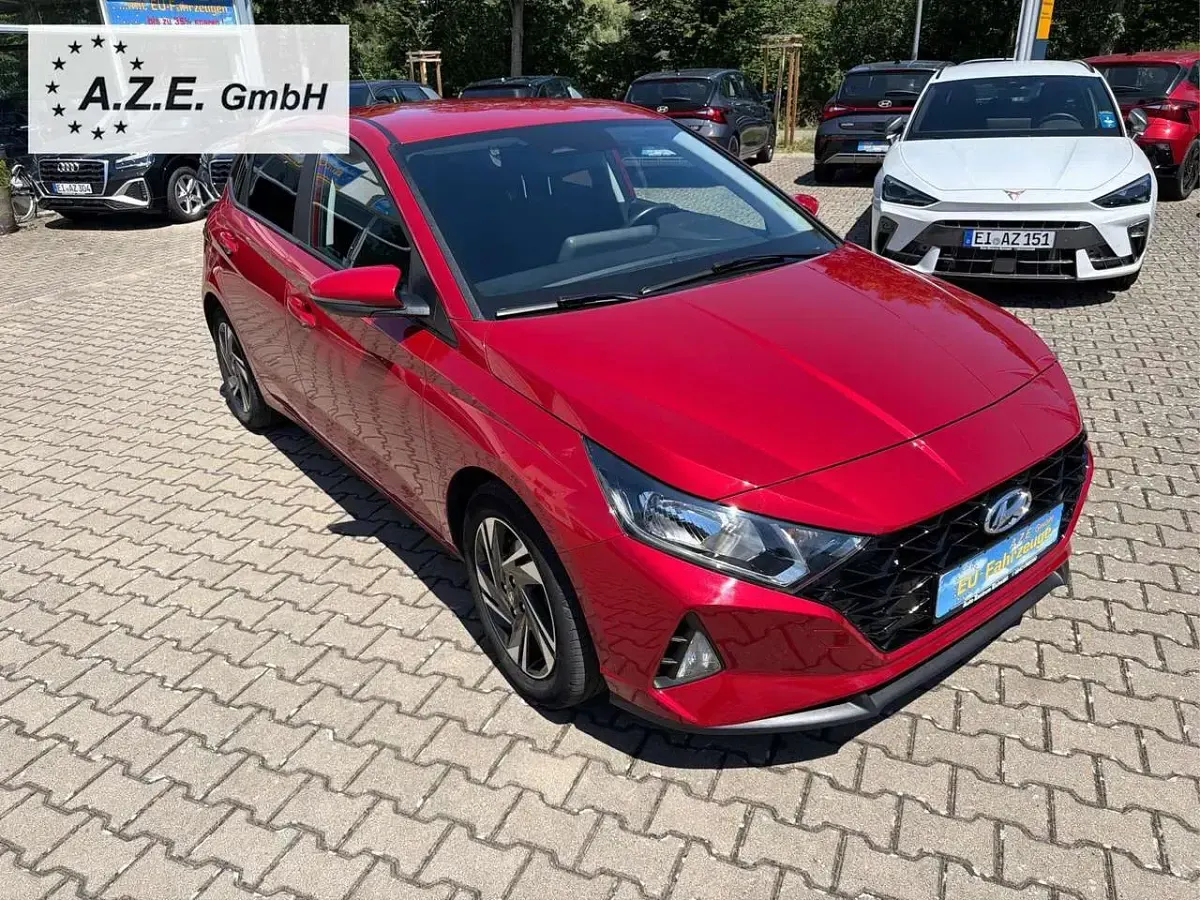 Gebraucht Hyundai i20 101 PS (74 kW) 2021 Dragon red / met Kleinwagen