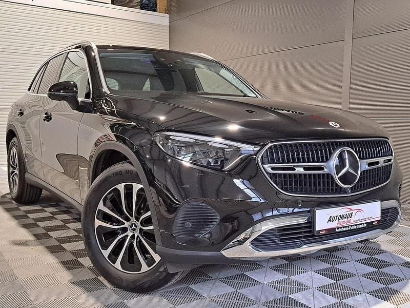 Schwarz unilack Gebraucht 2024 Mercedes GLC200 Avantgarde SUV | 44.970 € (Superpreis) - Bild 1/3