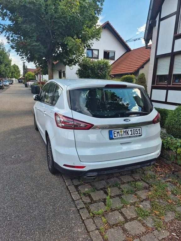 Weiß Gebraucht 2018 Ford S-MAX Titanium Van / Kleinbus | 14.800 € (Fairer Preis) - Bild 1/4
