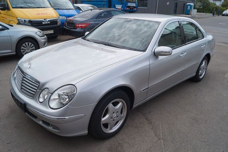 Gebraucht Mercedes E350 272 PS (200 kW) 2005 Silber Limousine