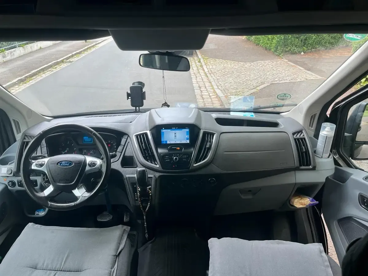 Gebraucht Ford Transit 170 PS (125 kW) 2019 Schwarz Van / Kleinbus