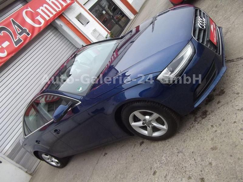 Gebraucht Audi A4 Ambiente 170 PS (125 kW) 2012 Blau Limousine