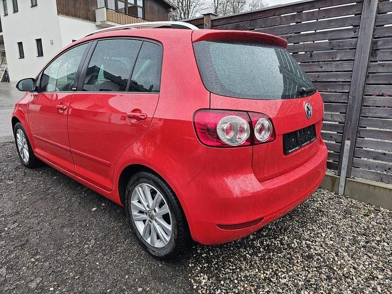 Gebraucht VW Golf Plus Cross 105 PS (77 kW) 2011 Rot Van / Kleinbus