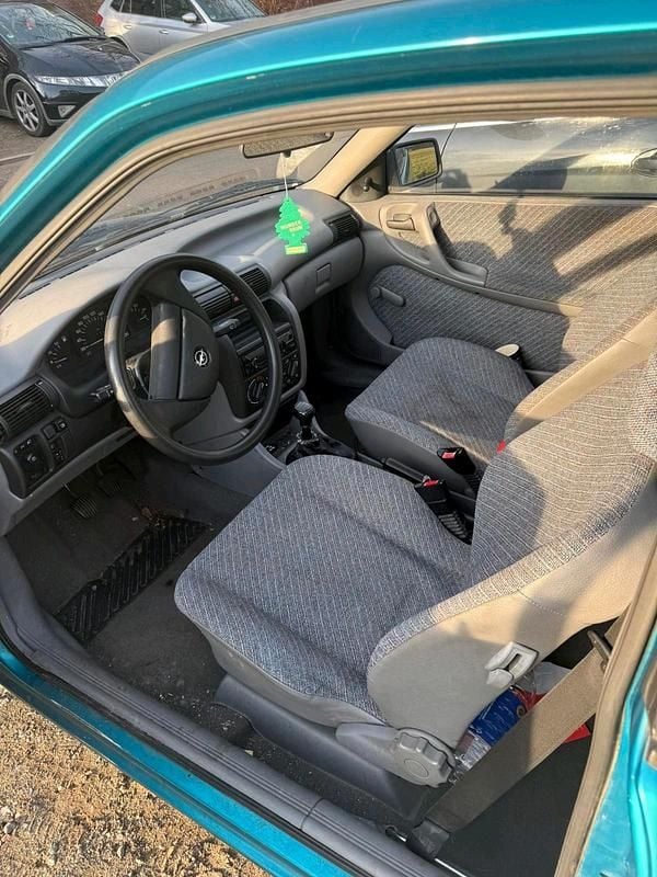 Gebraucht Opel Astra 60 PS (44 kW) 1994 Grün Kleinwagen