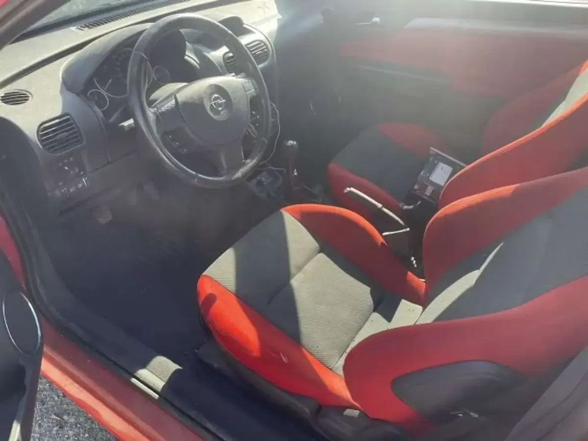 Gebraucht Opel Tigra Sport 90 PS (66 kW) 2004 Rot Cabrio