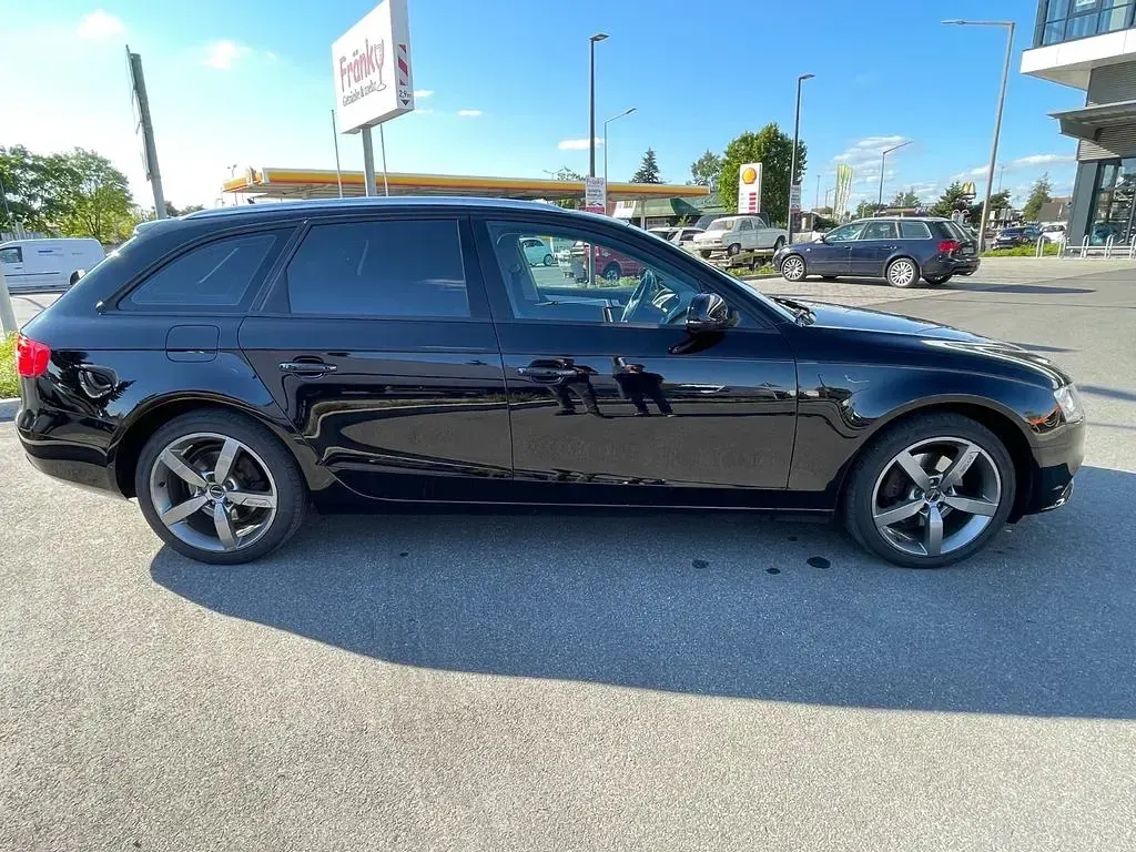 Gebraucht Audi A4 Attraction 177 PS (130 kW) 2015 Schwarz Kombi