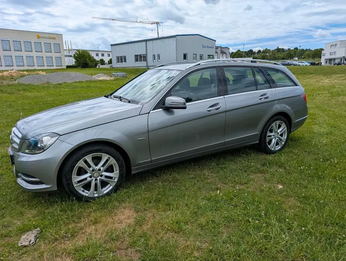 Gebraucht Mercedes C200 136 PS (100 kW) 2011 Grau Kombi