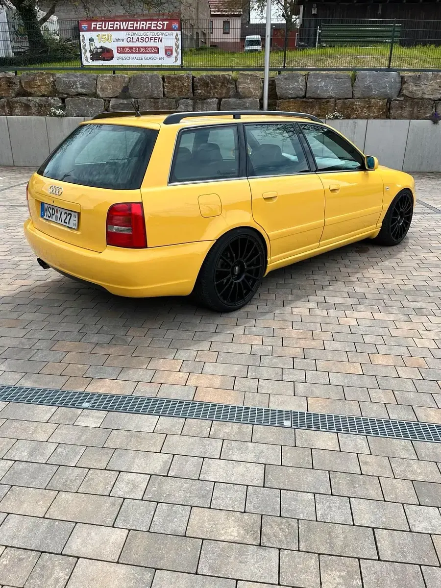 Używany Audi S4 Performance 420 KM (308 kW) 1999 Żółty Kombi