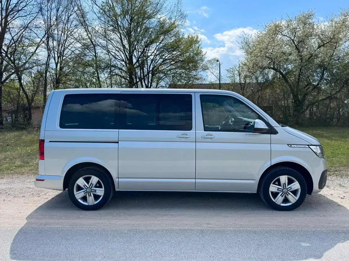 Gebraucht VW Multivan Comfortline 150 PS (110 kW) 2020 Silber Van / Kleinbus