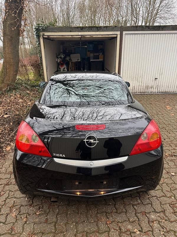 Gebraucht Opel Tigra Cosmo 90 PS (66 kW) 2004 Schwarz Cabrio