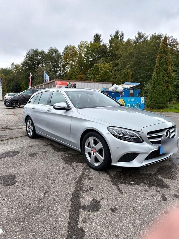 Silber Gebraucht 2018 Mercedes C220 Kombi | 18.500 € (Superpreis) - Bild 1/4