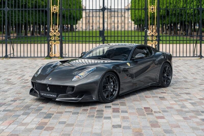 Grau Gebraucht 2016 Ferrari F12 | 1.390.000 € - Bild 1/4