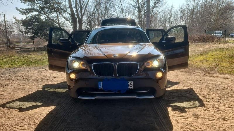 Braun Gebraucht 2011 BMW X1 SUV | 8.350 € (Guter Preis) - Bild 1/4