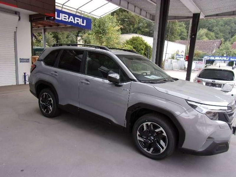 Gebraucht Subaru Forester Exclusive+ 136 PS (100 kW) 2025 River rock pearl SUV