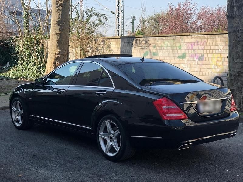 Gebraucht Mercedes S350 258 PS (189 kW) 2013 Schwarz Limousine