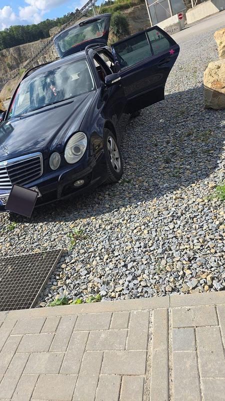 Blau Gebraucht 2007 Mercedes E220 Classic Kombi | 2.500 € (Superpreis) - Bild 1/4