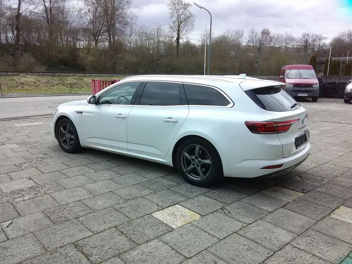 Gebraucht Renault Talisman Initiale Paris 200 PS (147 kW) 2022 Weiss "nacre" Kombi