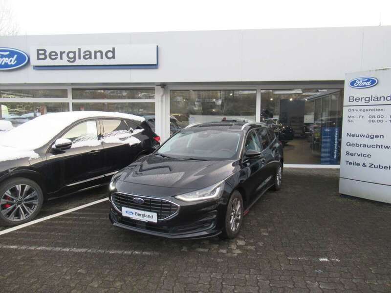 Lackierung agate black metallic schwarz Gebraucht 2023 Ford Focus Titanium Kombi | 24.290 € (Fairer Preis) - Bild 1/4