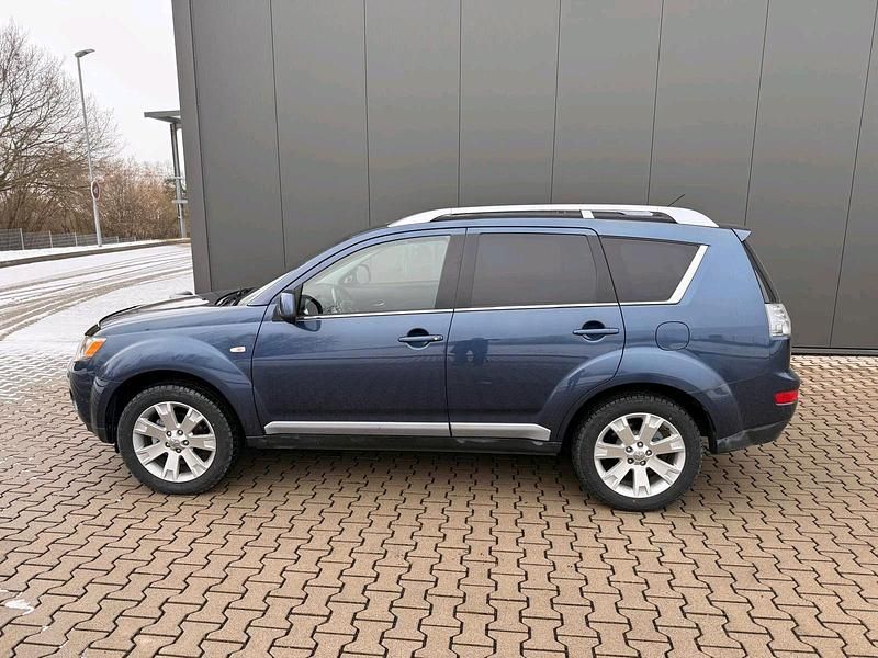 Blau Gebraucht 2009 Mitsubishi Outlander SUV | 6.500 € (Fairer Preis) - Bild 1/4
