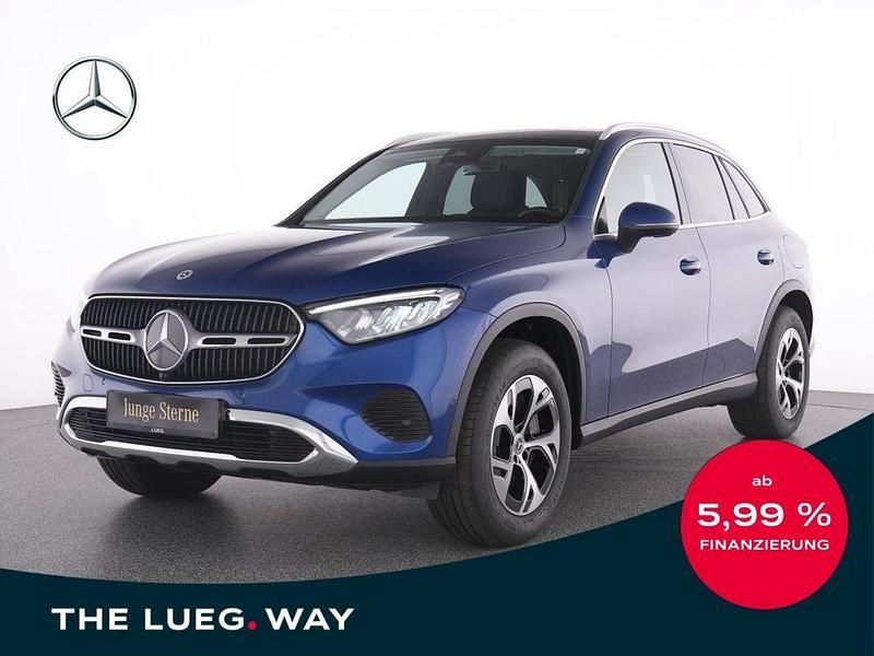 Blau metalliclack spektralblau Gebraucht 2023 Mercedes GLC300e Avantgarde SUV | 49.999 € - Bild 1/4