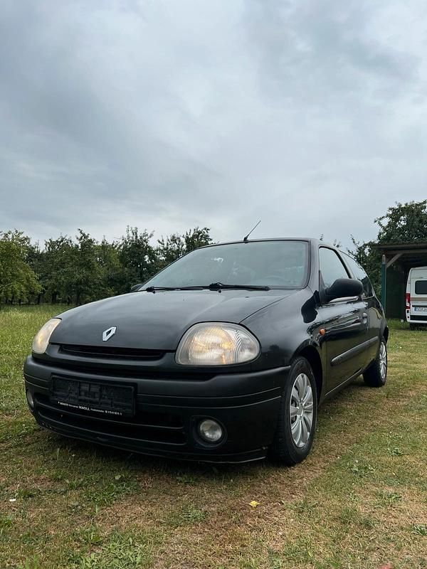 Gebraucht 2000 Renault Clio II Kleinwagen | 449 € - Bild 1/4