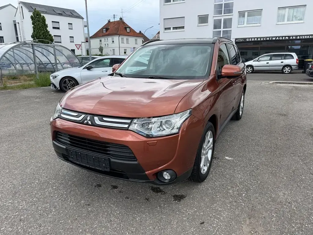 Gebraucht Mitsubishi Outlander Instyle 150 PS (110 kW) 2012 Braun SUV